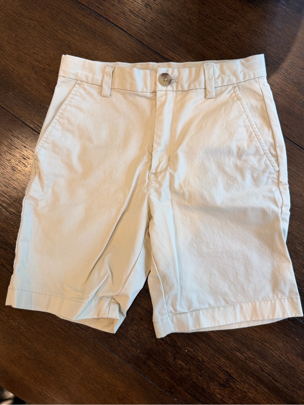 BOYS VINEYARD VINES KHAKI SHORTS